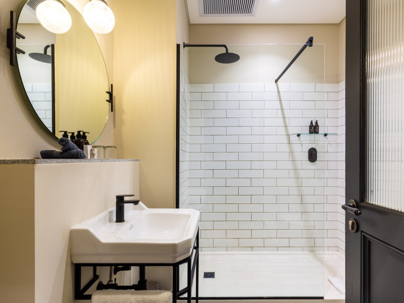 Deluxe Room Old Bank Hotel (11)