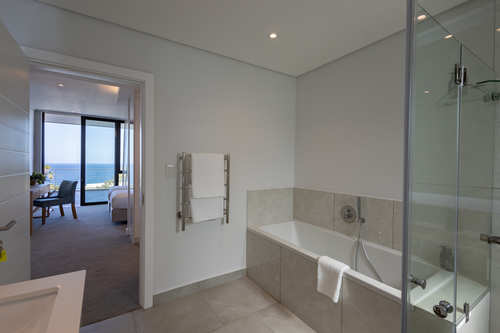 Apartment 302   Plett Quarter Hotel   Lion Roars Hotels & Lodges  (10)